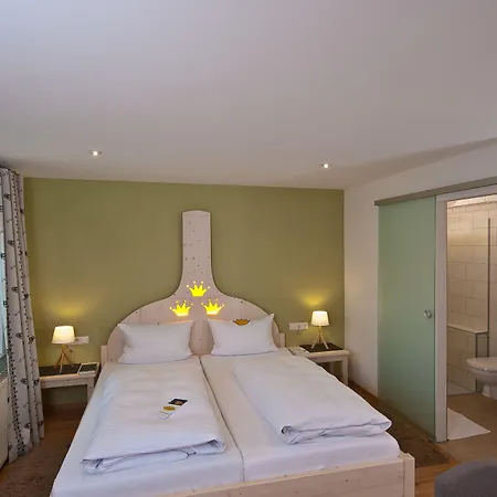 布拉瑞加斯多夫三冠酒店 酒店 3*