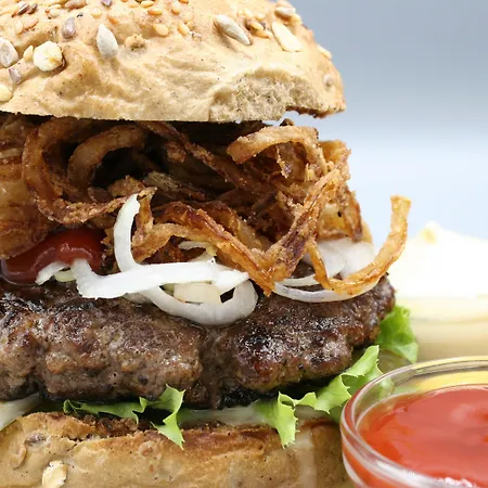 布拉瑞加斯多夫三冠酒店 梅莫斯道夫